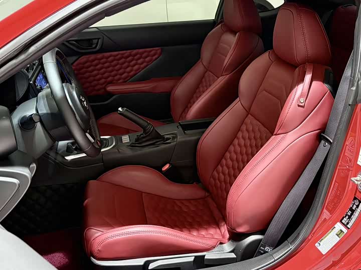 Фото 5 - Toyota GR86