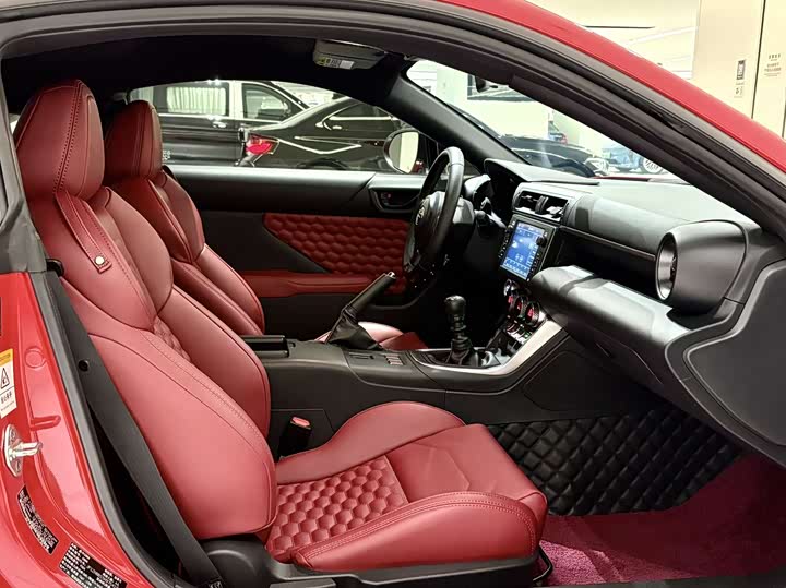 Фото 6 - Toyota GR86