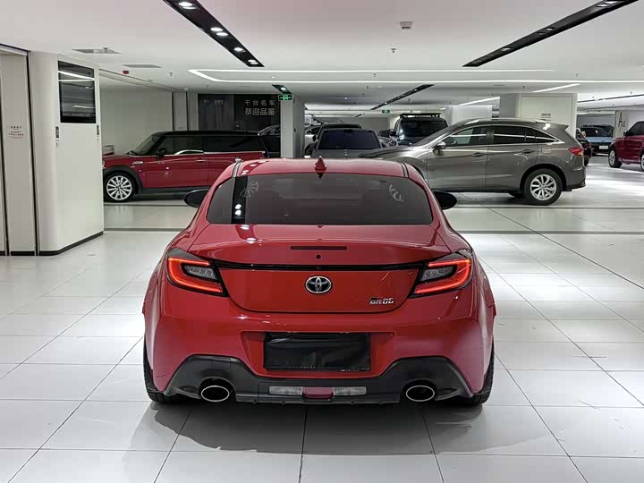 Фото 9 - Toyota GR86