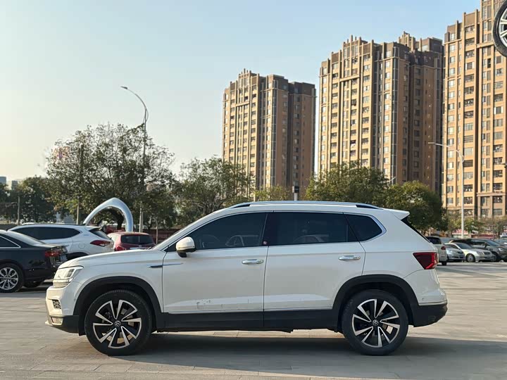 Фото 7 - Volkswagen Tharu