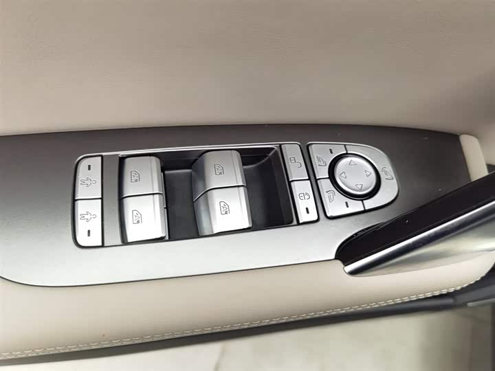 Фото 9 - BYD Tang Hybrid/EV