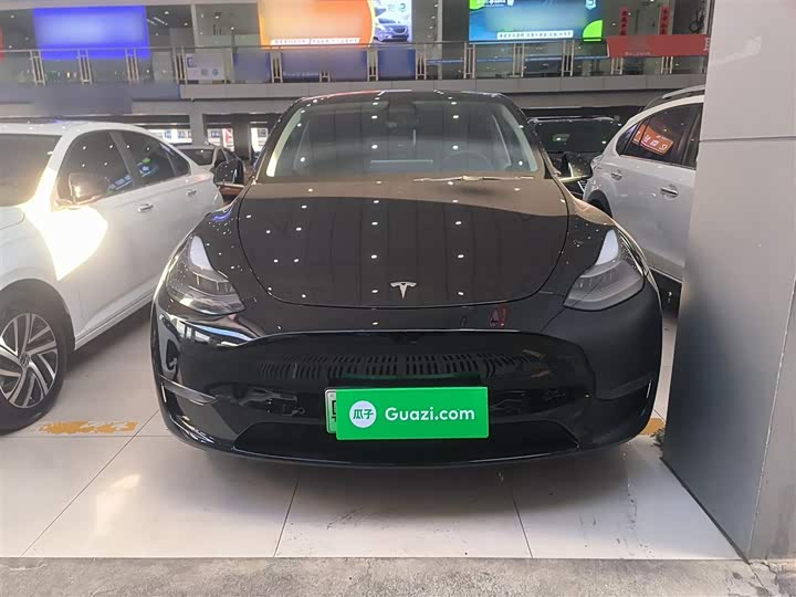 Фото 3 - Tesla Model Y