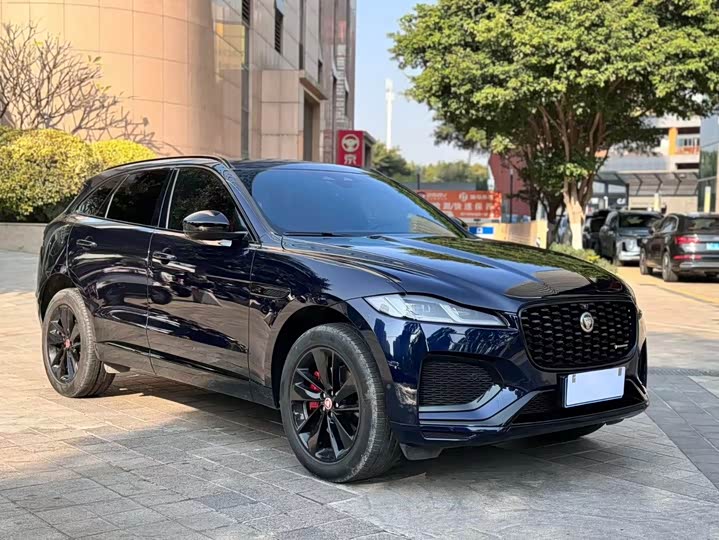 Фото 3 - Jaguar F-Pace