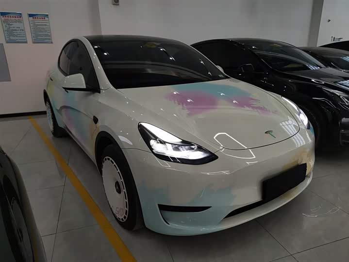 Фото 4 - Tesla Model Y