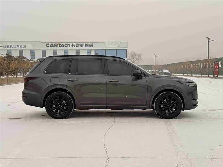 Фото 8 - LiXiang One