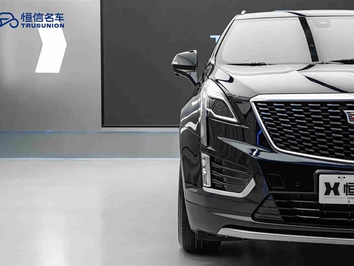 Фото 8 - Cadillac XT5