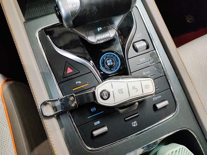 Фото 9 - BYD Yuan Plus