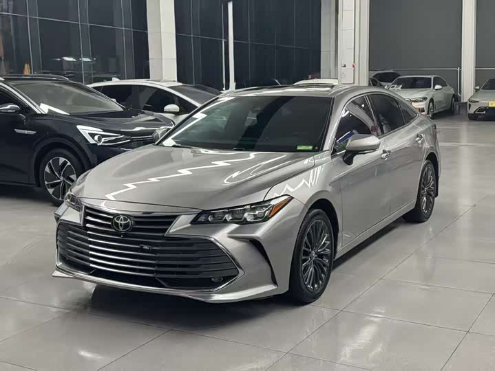 Фото 1 - Toyota Avalon