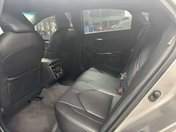 Фото 8 - Toyota Avalon