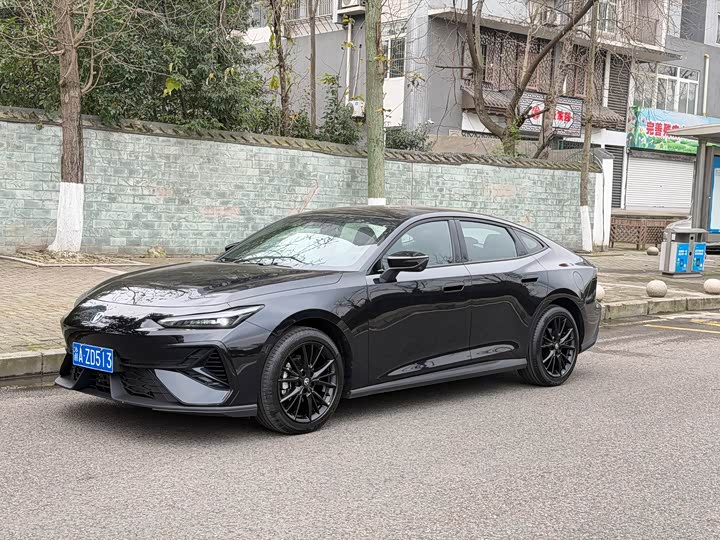 Фото 1 - Changan UNI-V