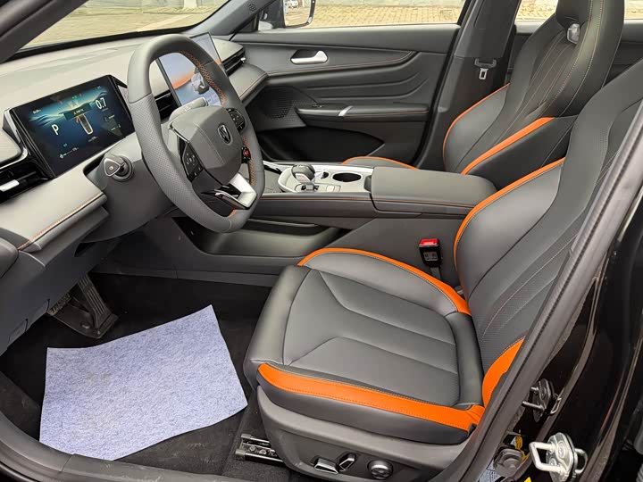 Фото 6 - Changan UNI-V