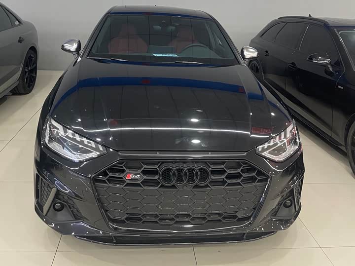 Фото 1 - Audi S4