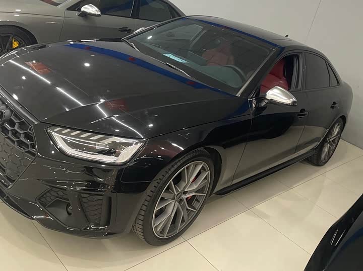 Фото 2 - Audi S4