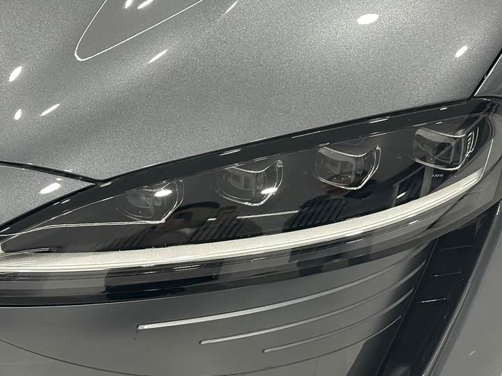 Фото 6 - Luxeed R7