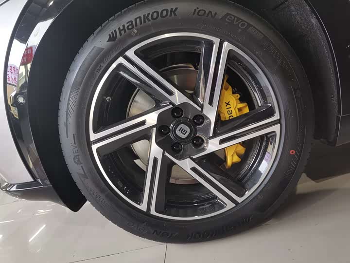 Фото 5 - Xiaomi YU7