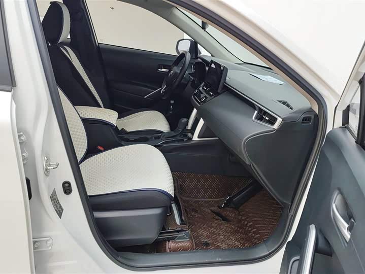 Фото 8 - Toyota Corolla Cross