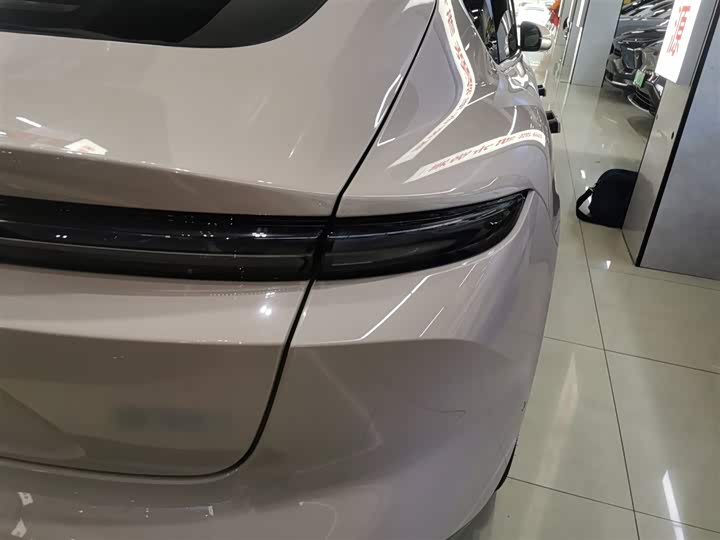 Фото 8 - Nio ET5