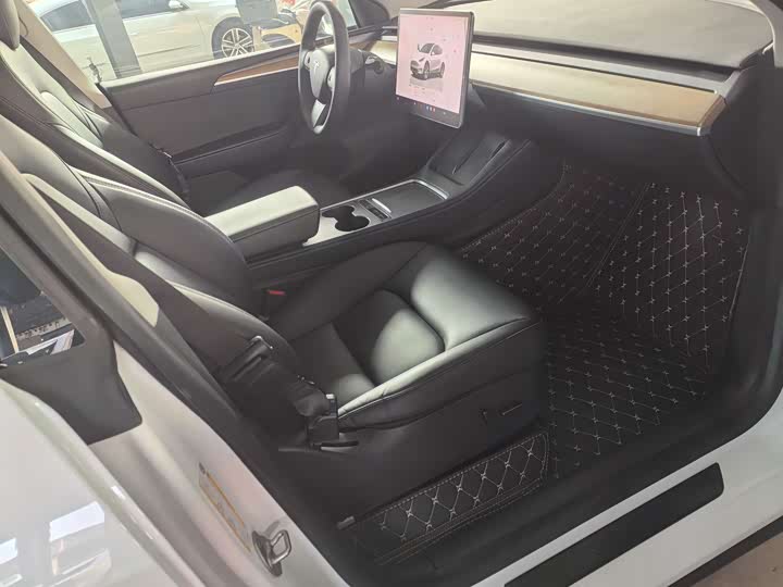 Фото 4 - Tesla Model Y