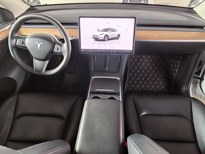 Фото 6 - Tesla Model Y