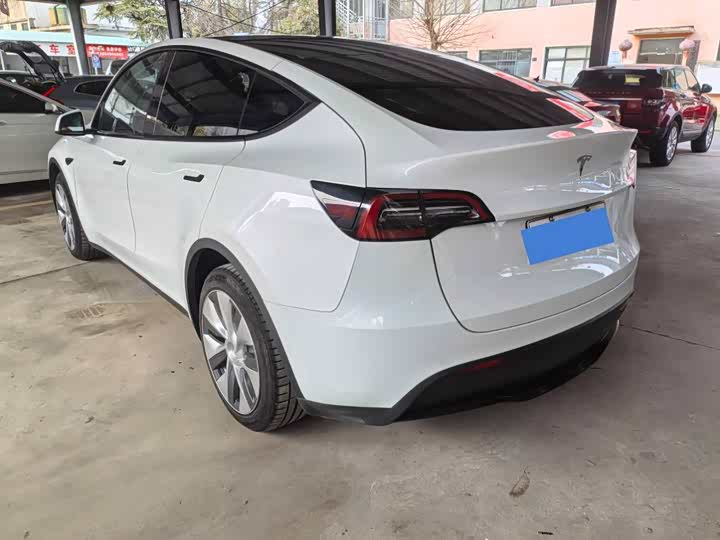 Фото 9 - Tesla Model Y