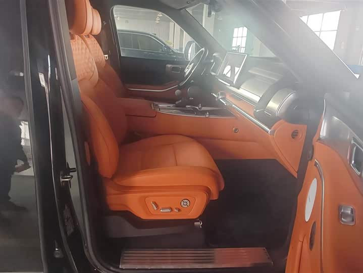 Фото 8 - Tank 700 Hybrid