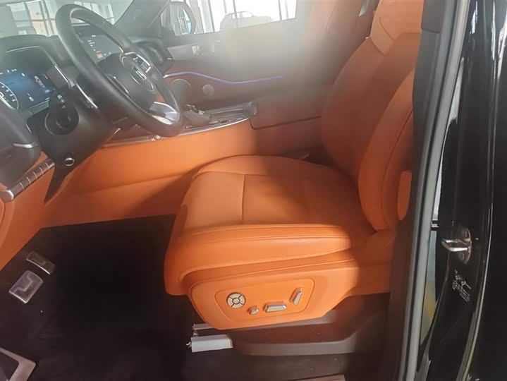 Фото 9 - Tank 700 Hybrid