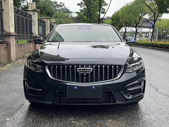 Фото 2 - Geely Preface