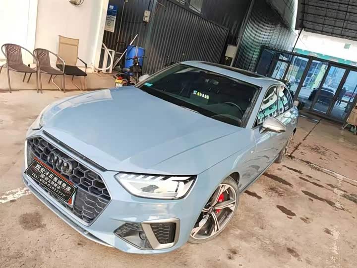 Фото 2 - Audi A4L