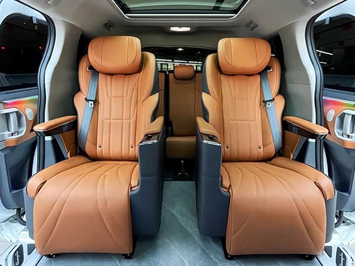 Фото 5 - Toyota Granvia