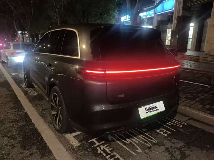 Фото 7 - LiXiang L8