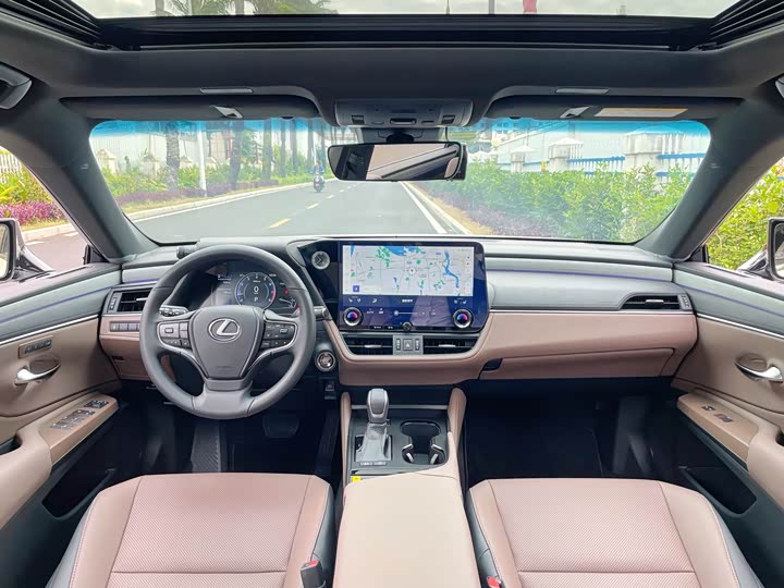 Фото 5 - Lexus ES