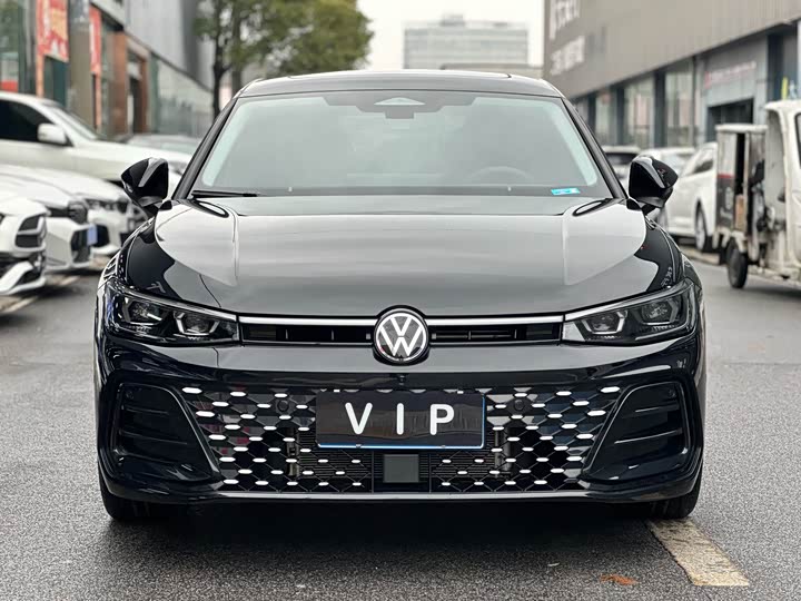 Фото 2 - Volkswagen Passat