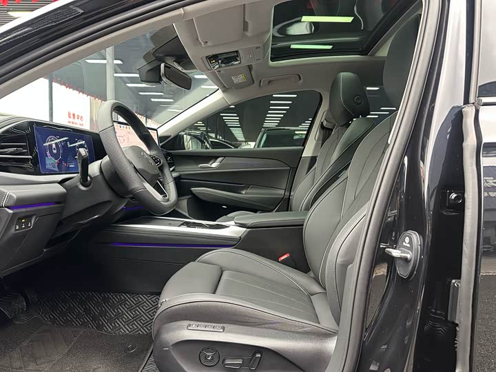 Фото 7 - Volkswagen Passat