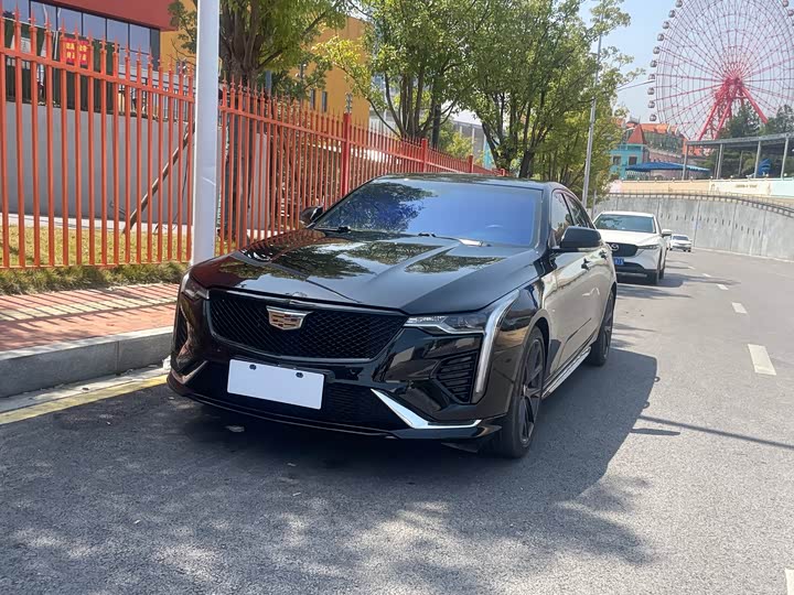 Фото 1 - Cadillac CT4