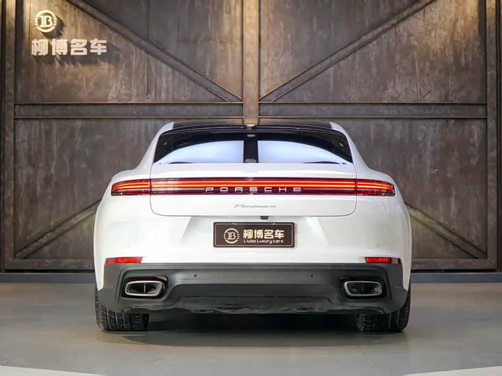 Фото 3 - Porsche Panamera