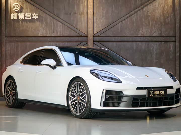 Фото 4 - Porsche Panamera