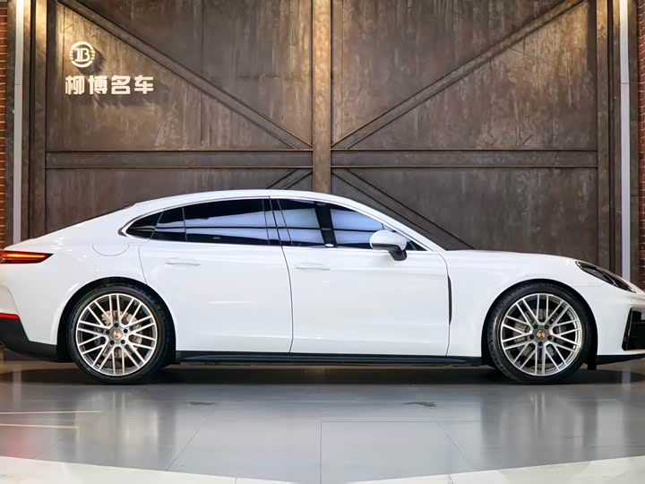 Фото 5 - Porsche Panamera