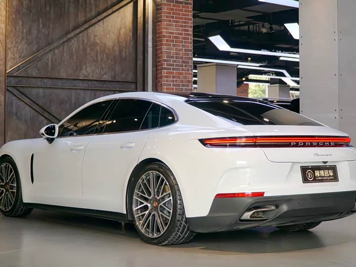 Фото 6 - Porsche Panamera