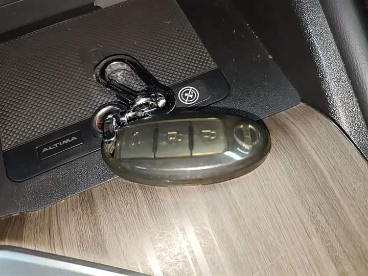 Фото 9 - Nissan Teana