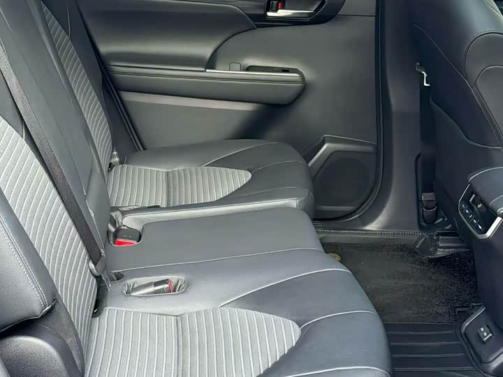 Фото 5 - Toyota Crown Kluger