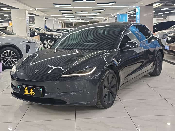 Фото 1 - Tesla Model 3
