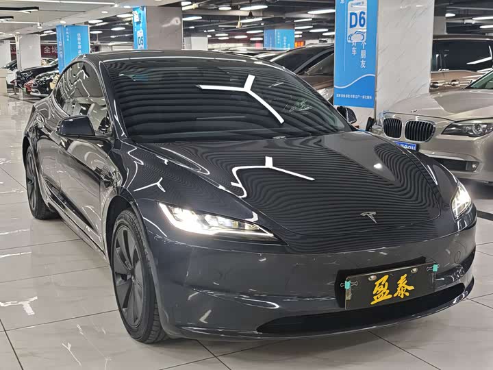 Фото 3 - Tesla Model 3