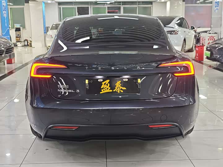 Фото 6 - Tesla Model 3