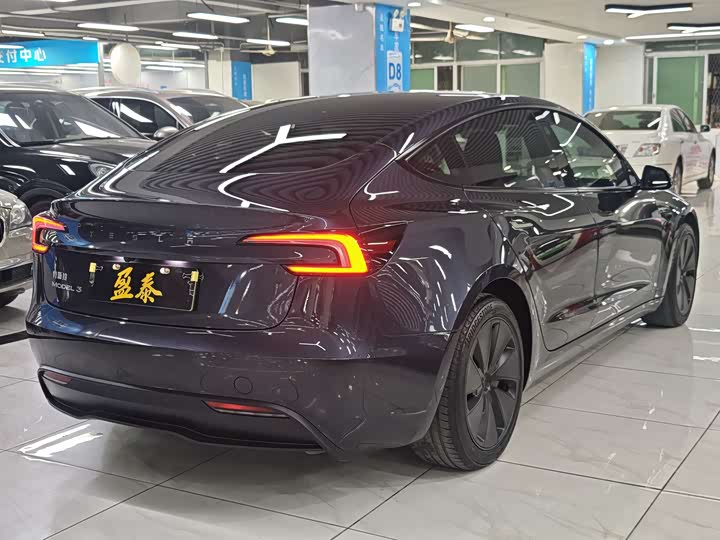 Фото 7 - Tesla Model 3