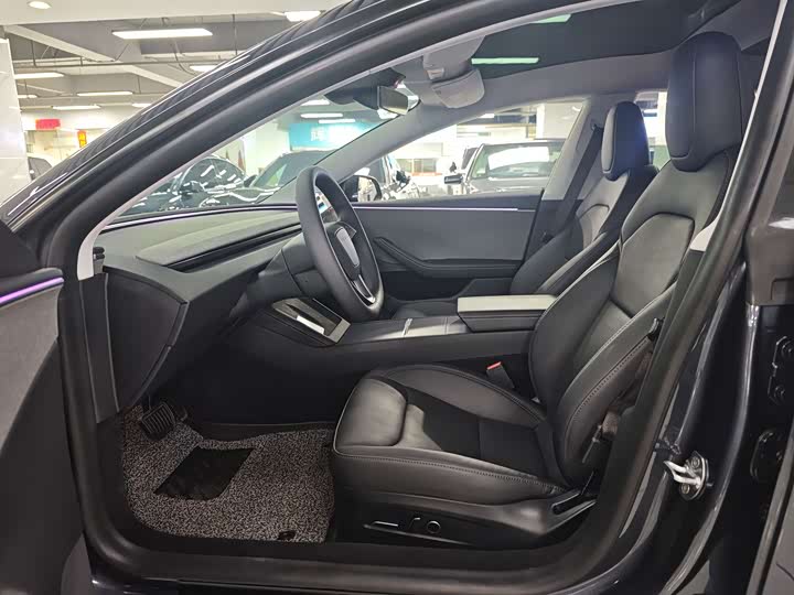 Фото 8 - Tesla Model 3