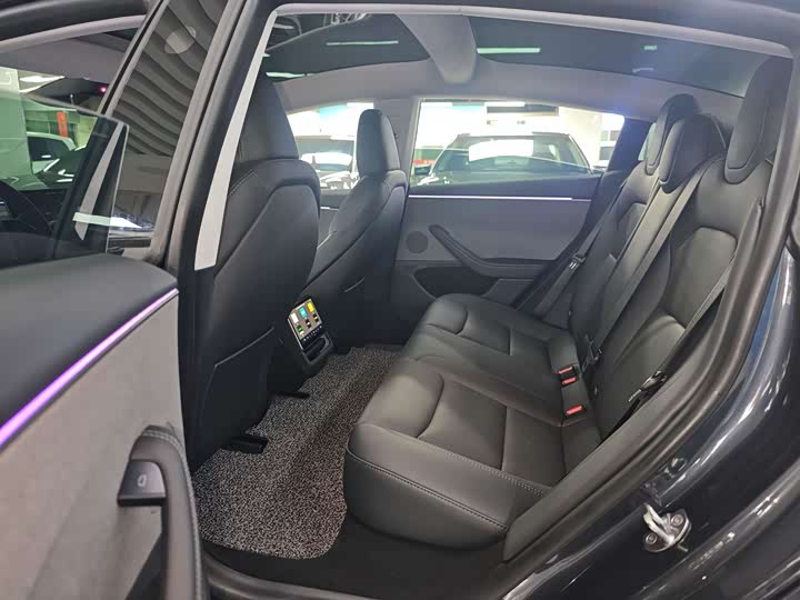 Фото 9 - Tesla Model 3