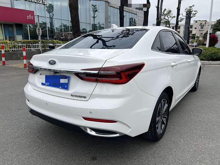 Фото 4 - Ford Escort