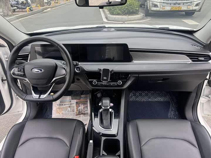 Фото 8 - Ford Escort