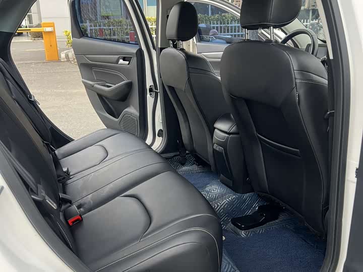 Фото 9 - Ford Escort