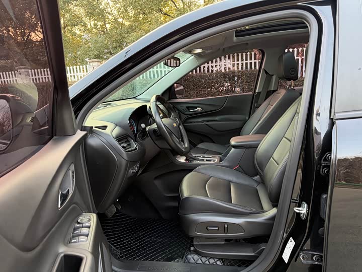 Фото 7 - Chevrolet Equinox